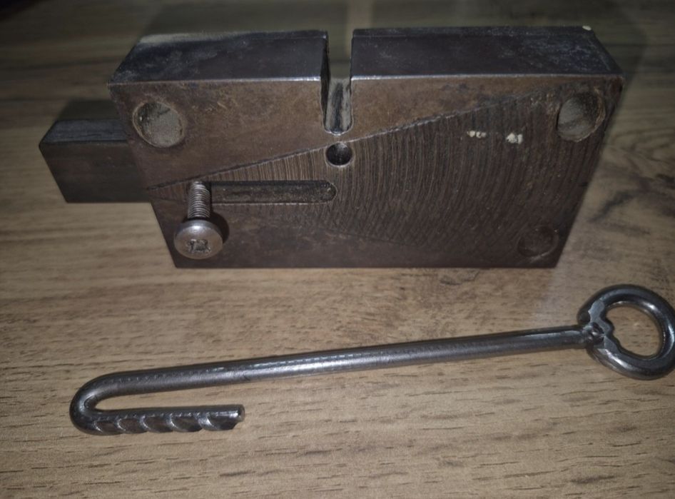 Продам дверной замок