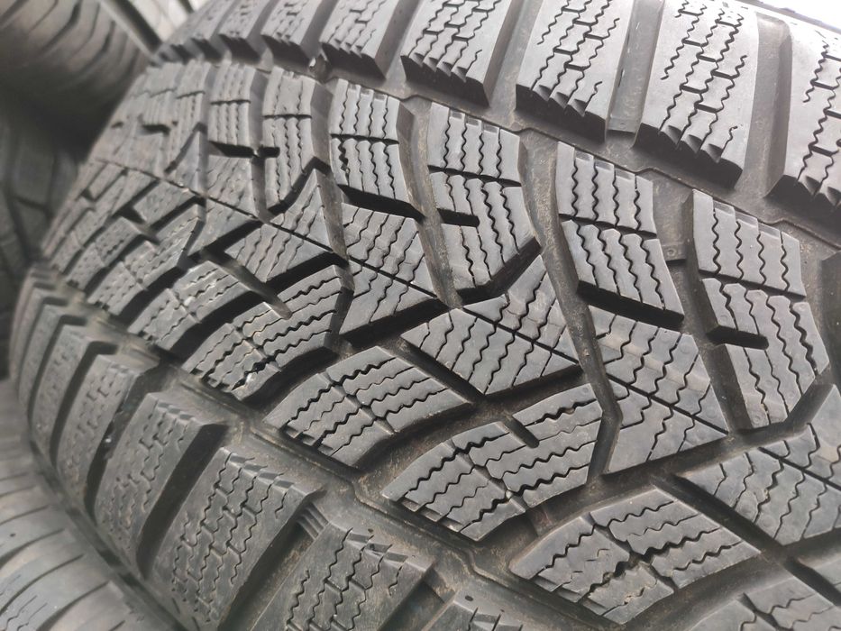 Единични гуми с размер 225 55 17