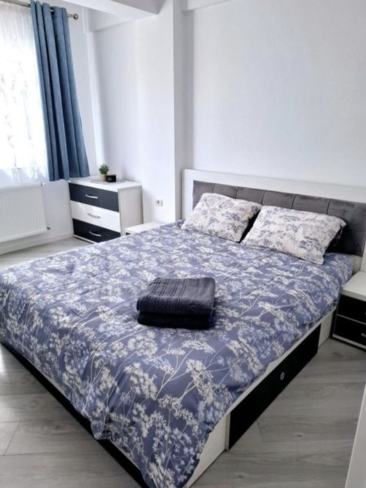 De inchiriat apartament 3 camere Radauti centru