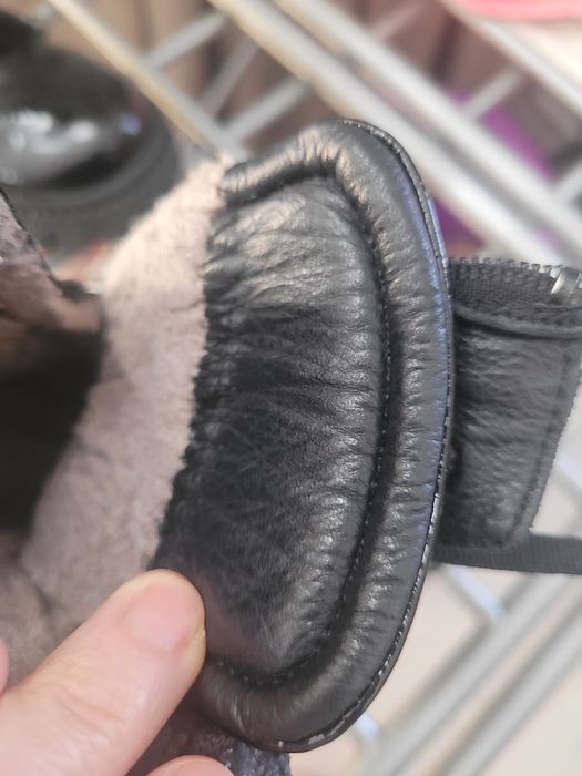 Кожанные модные сапожки для девочки