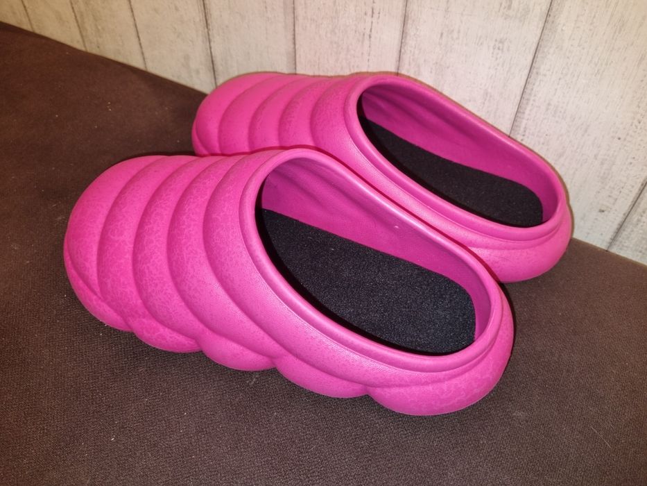 Продам розовые и черные сабо р.38-39