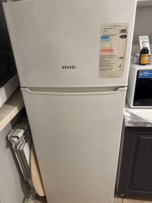 Холодильник Vestel