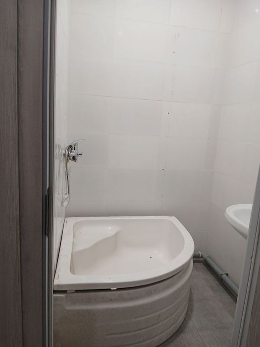 Срочна сотилади Яшнобод Олмос махалла 3/16/16. 70m²