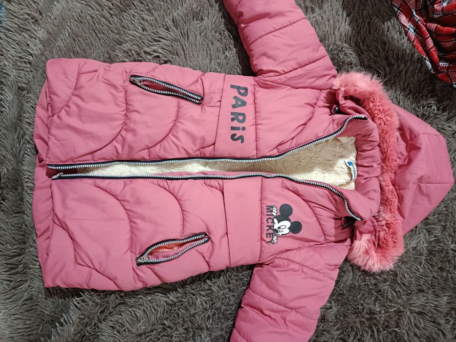 Куртка на девочку