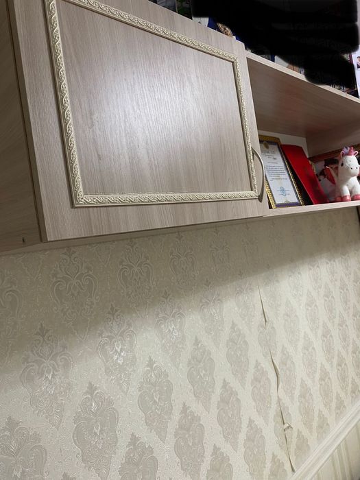 Продам Навесной шкаф