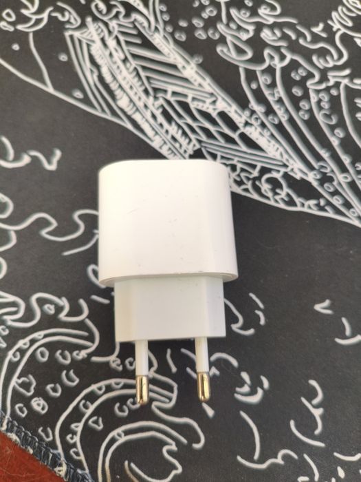 Apple 20W USB-C Fast Charger Original A2347