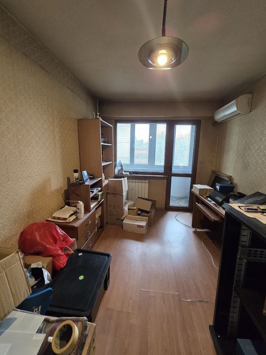 Продава 3-стаен кв. Изток, гр. Перник