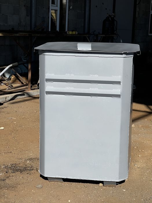 Мусорный контейнер