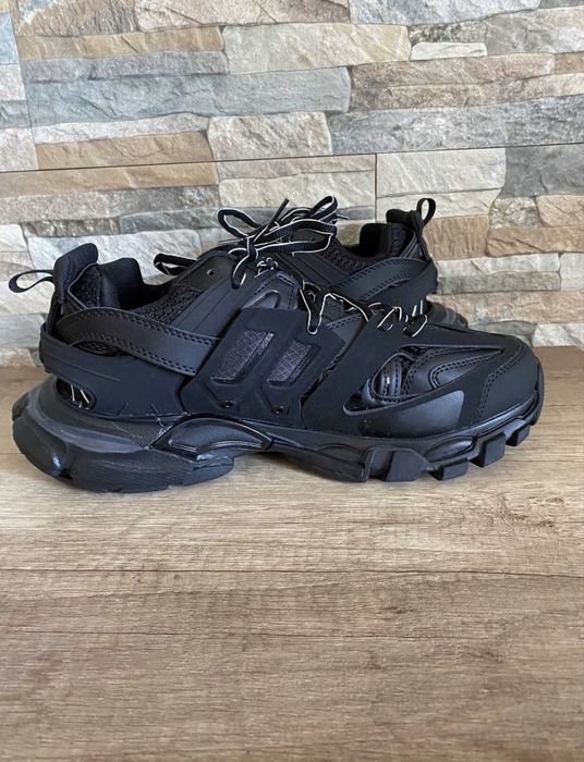 Balenciaga Track led