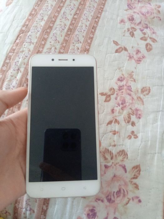 Продаю оппо не лагает 16 гб