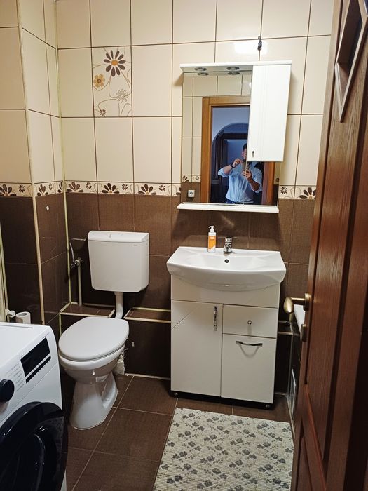 Inchiriez apartament 2 camere, decomandat, Etaj 2, Marinex