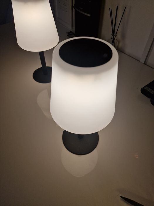 Lampă de masă solară