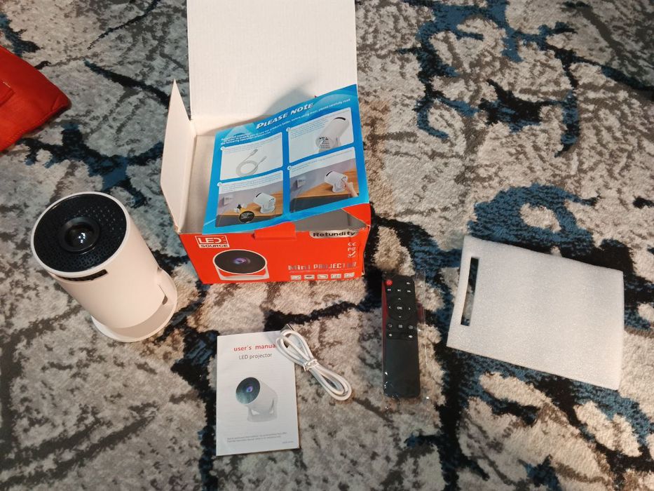 Мини проектор сотилади