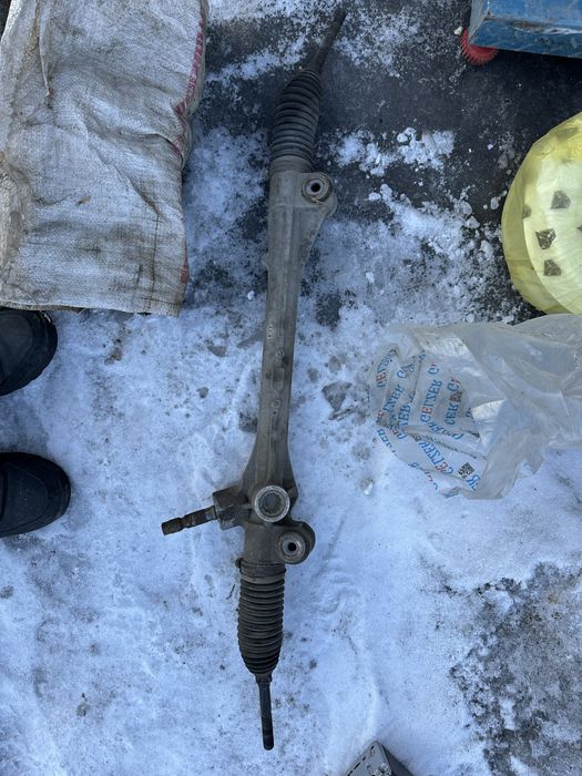 Продам рулевую рейку на камри 55