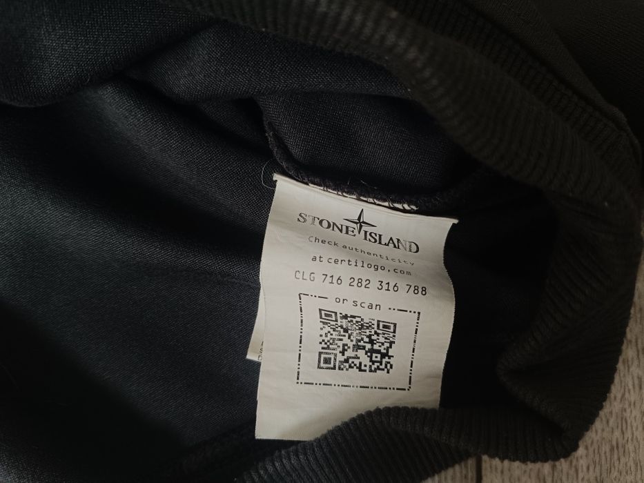 продам свитшот stone island