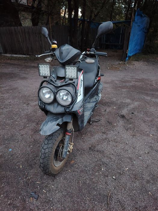 Продаю скутер Viper 150