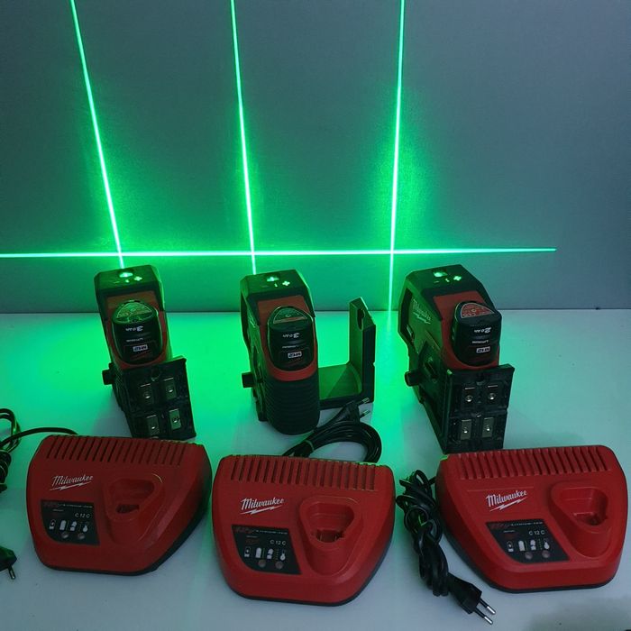 Milwaukee M12 CLLP Laser multi-liniar în cruce Rază verde