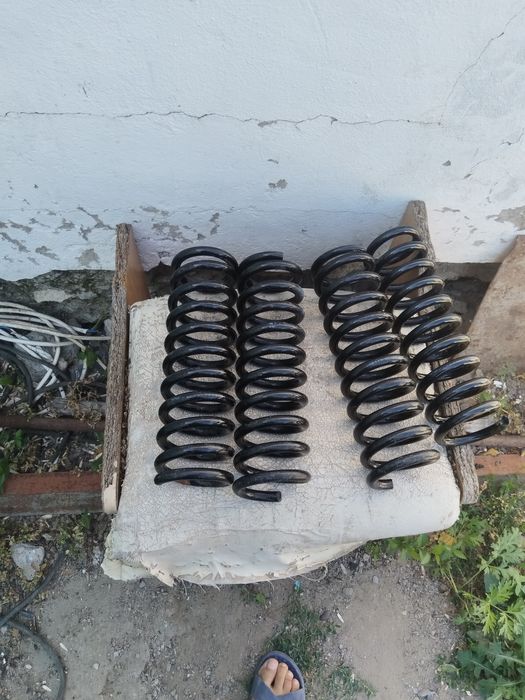 Продам задние пружины на мерседес