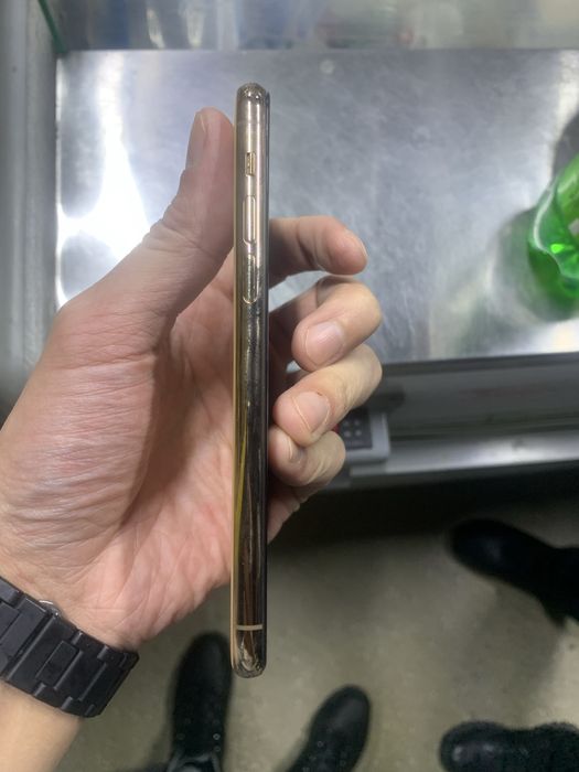 Продам iphone 11 pro в хорошом состаяние