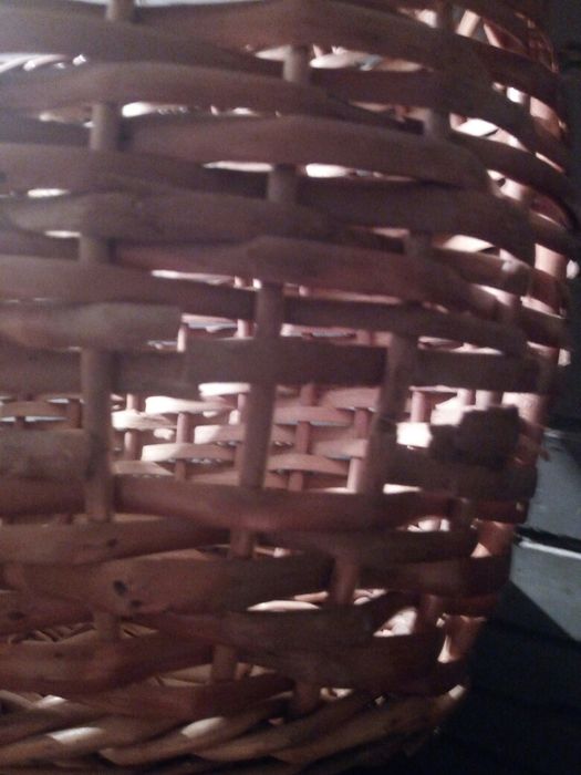 Корзинка плетённая