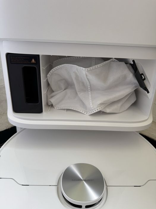 Робот Прахосмукачка Dreame L40 Ultra AE + Станция 19,000Pa, Самопочистване с Гореща Вода!