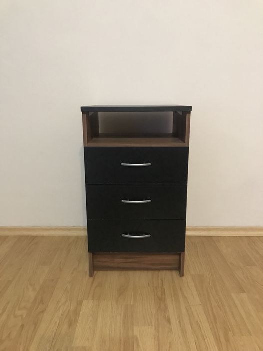 Шкаф с чекмеджета