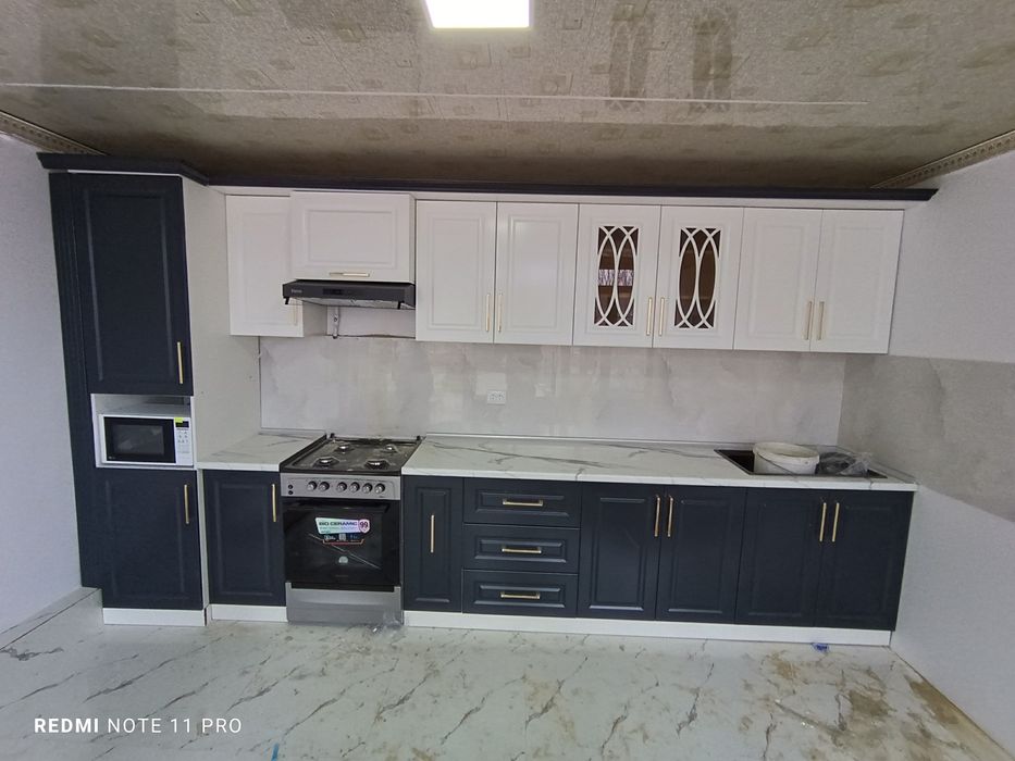 Oshxona va turli xil mebellar