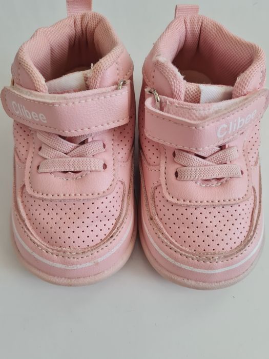 Продам ботинки для девочек