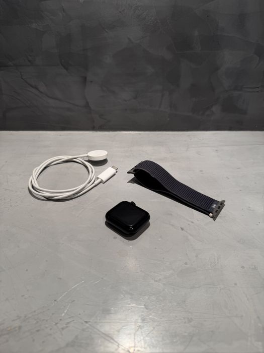 100% батерия! КАТО ЧИСТО НОВ Apple Watch SE 2 gen GPS