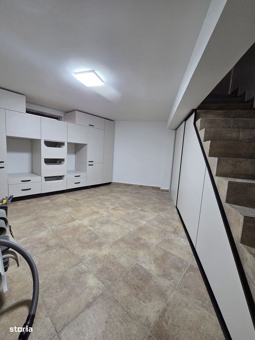 Vilă cu arhitectură futuristă și design avangardist la Cheie