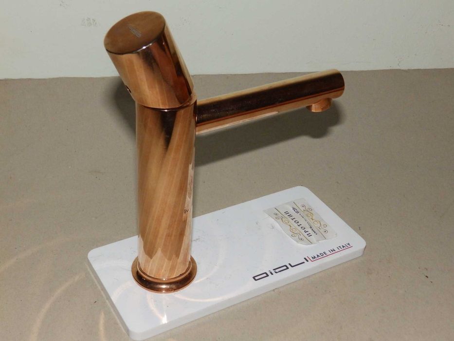 Батерия за баня, смесител Oioli Navona - Italy, чешма