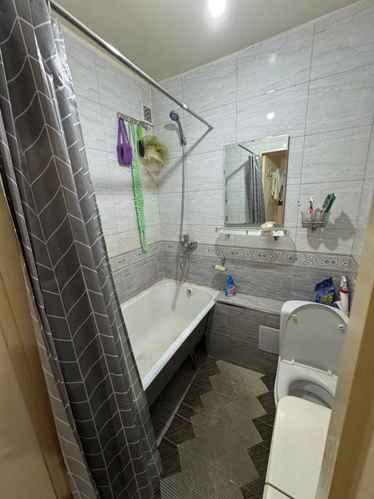 Продажа 1² хона 3 етаж 5 етажл 
Кора камиш 1/4
42 кв
Балкон 2*6