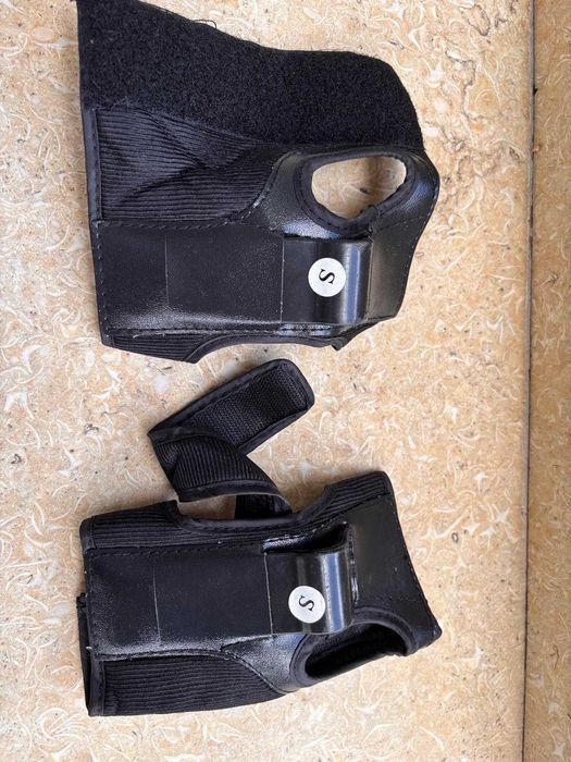 Set Protecții Role/Skateboard - Genunchere Bauer (M) + Palme (S)