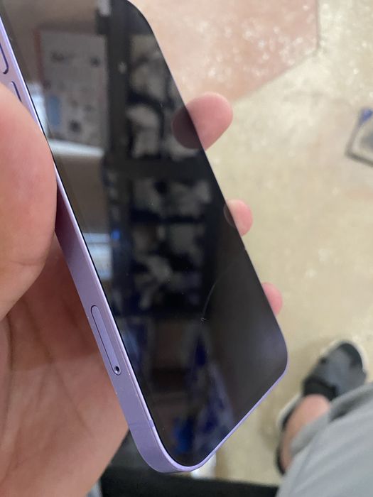 Iphone 12 holati zur
