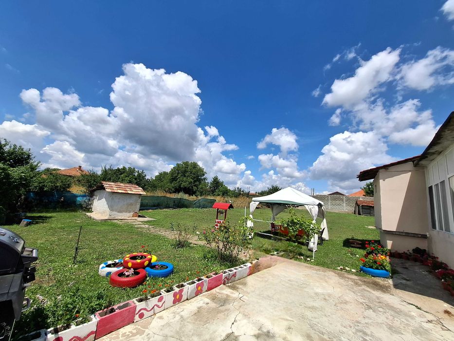 Продавам Къща в с.Острово