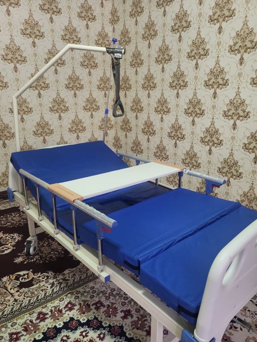 Медицинская кровать