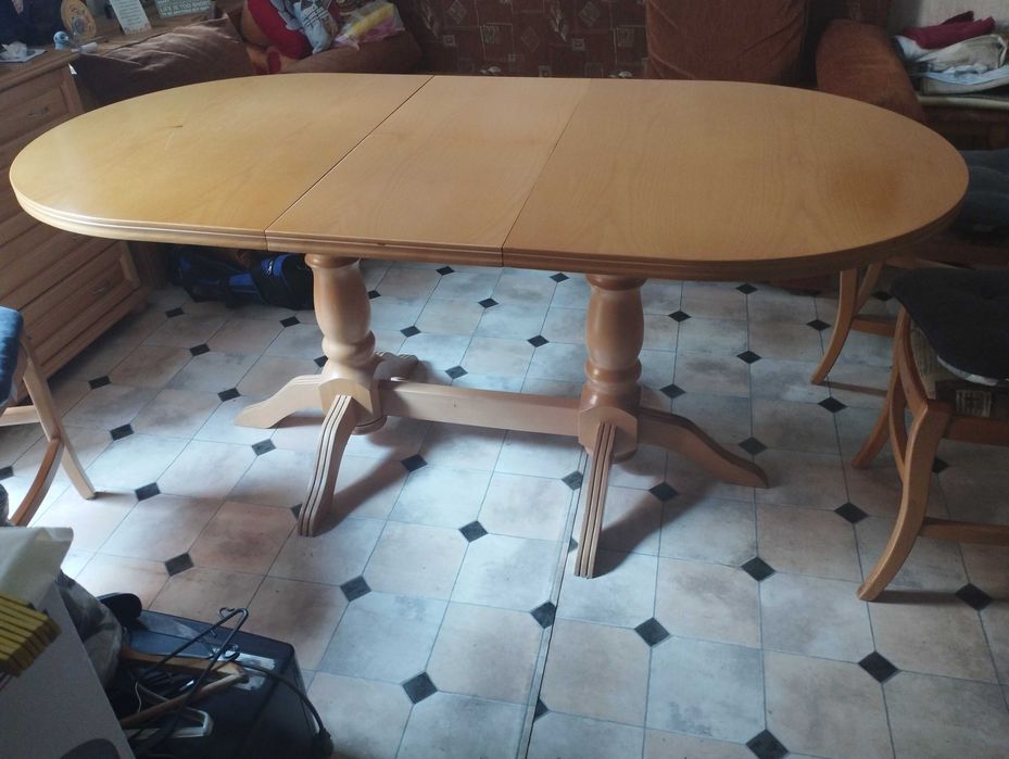 Масивна трапезна разтегаема маса.Размери 140/90/80 , 177/90/80