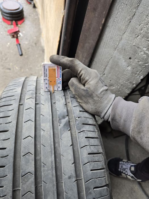Продавам комплект летни гуми Continental PremiumContact 5
Размер: 215/55 R16 93V