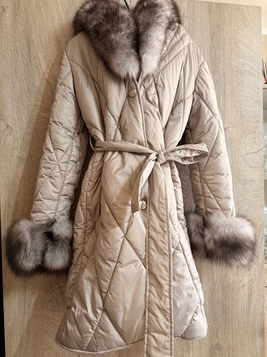 Зимно палто с естествен косъм от лисица