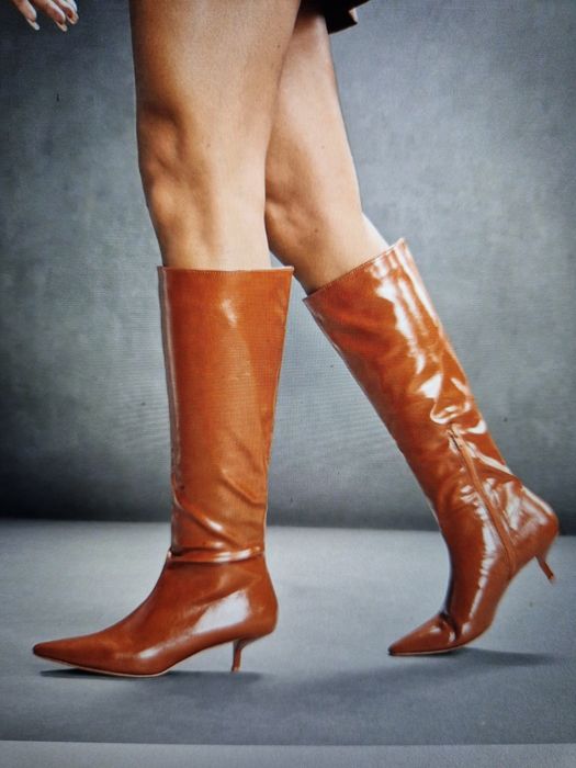 Cizme inalte cu varf ascutit elegante cu toc jos