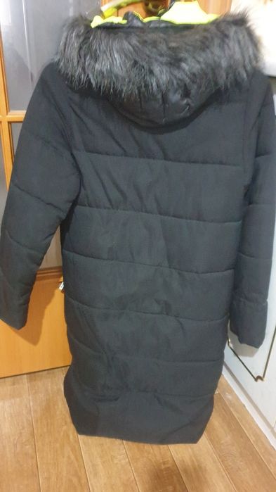 Продам зимнее пальто девочковое и шапку