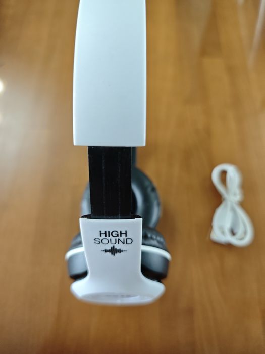 Блютуз наушники. Германия.