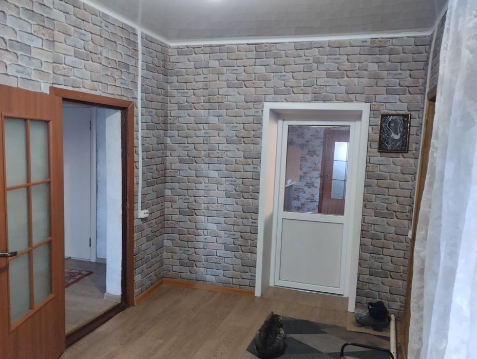 Срочно.продается частный дом, в центре Красного Яра.ыбырая дом 17.