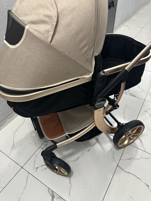 Детская коляска 2 в 1 (прогулочная и люлька)