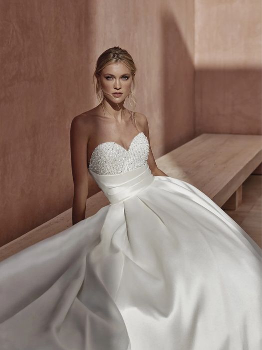 Rochie mireasa Pronovias