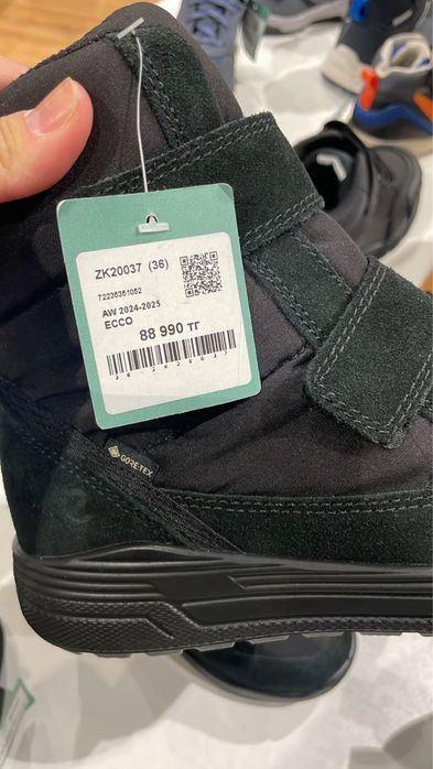 Продам зимние сапоги Ecco