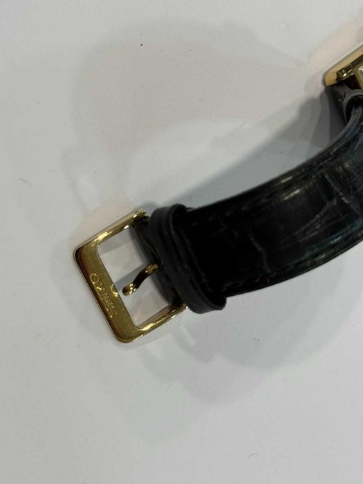 Елегантен часовник Seiko Tank