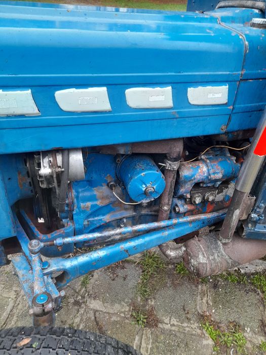 Трактор,    малък         форд 2600