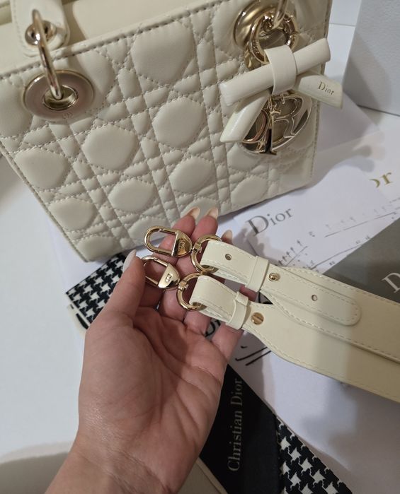 Налична чанта Lady Dior Latte