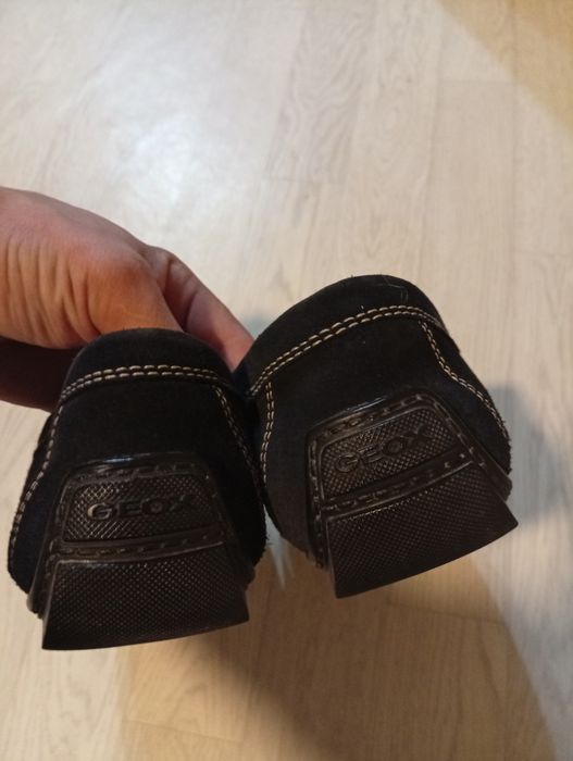 Продавам  официални обувки